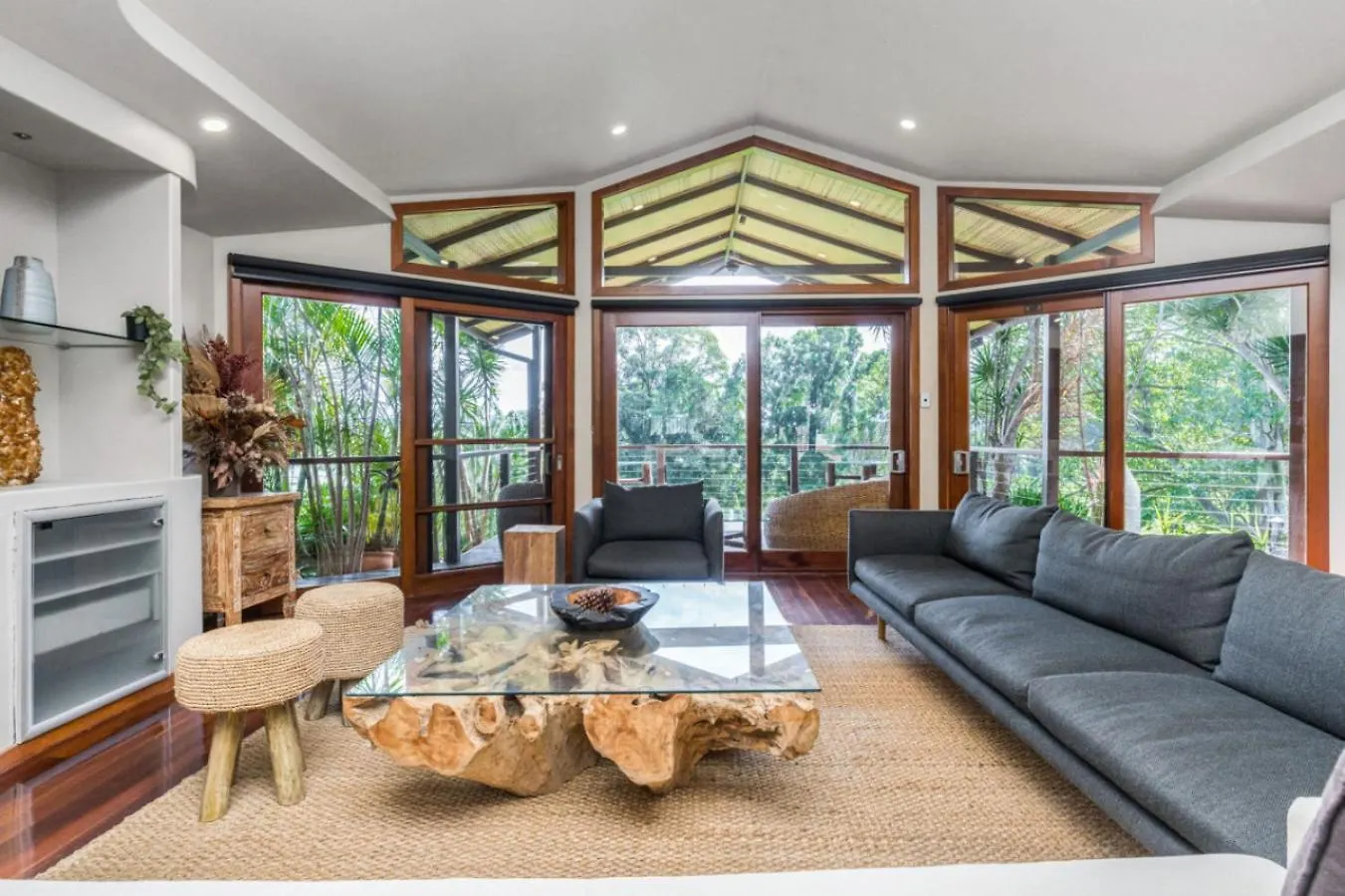 Cape Byron Suite 2, 3 With Private Lounge Byron Bay